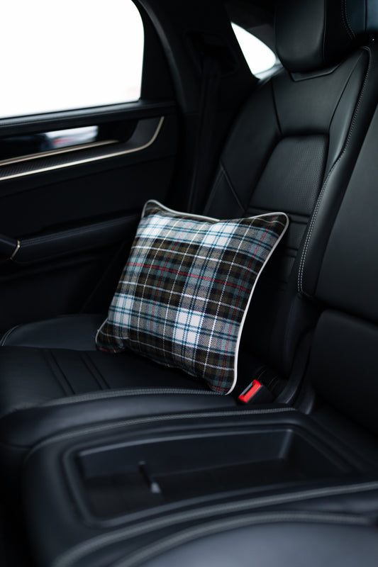 Kissen mit Porsche Schottenkaro beige