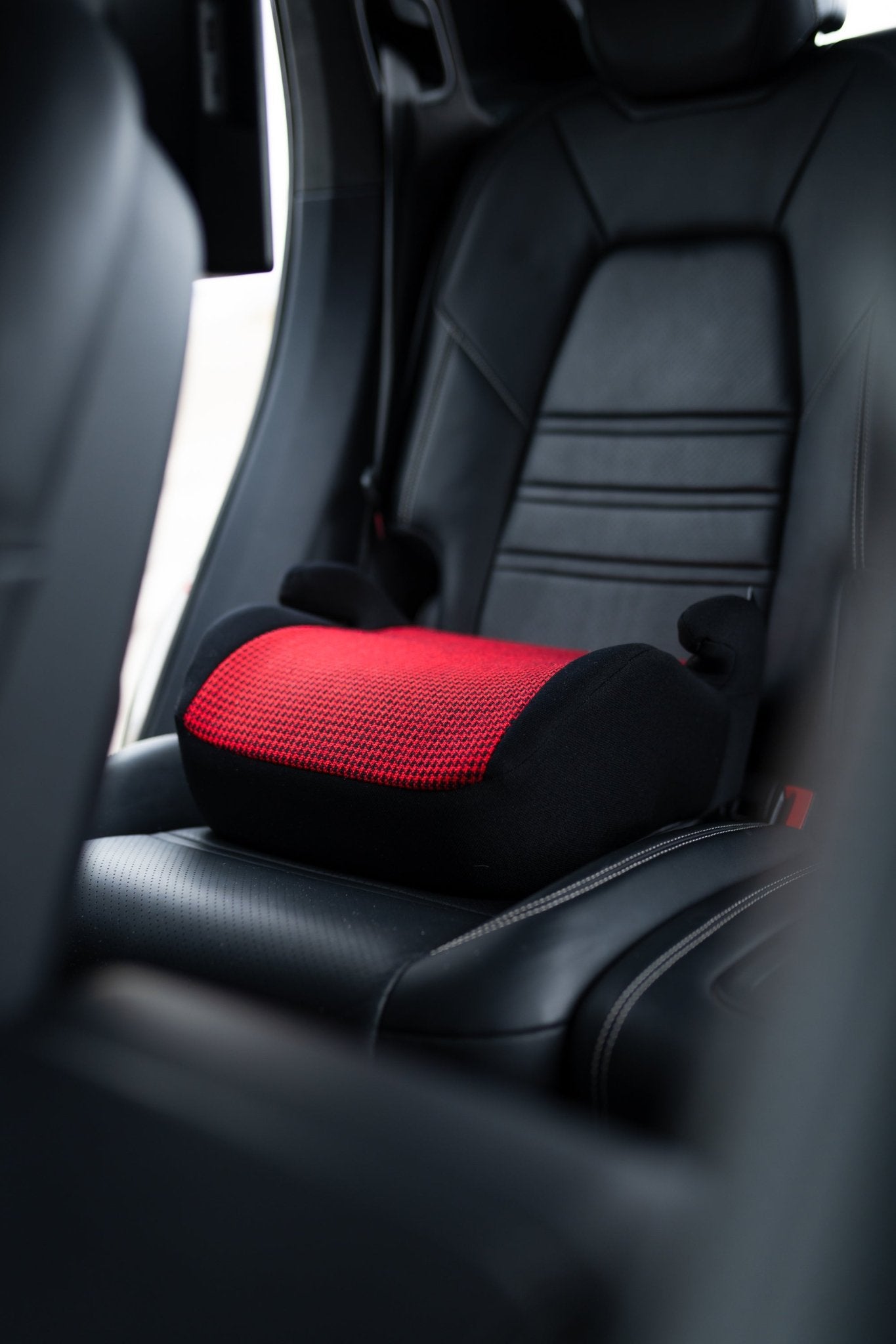 Red Houndstooth Child Seat for Porsche | Project Pepita