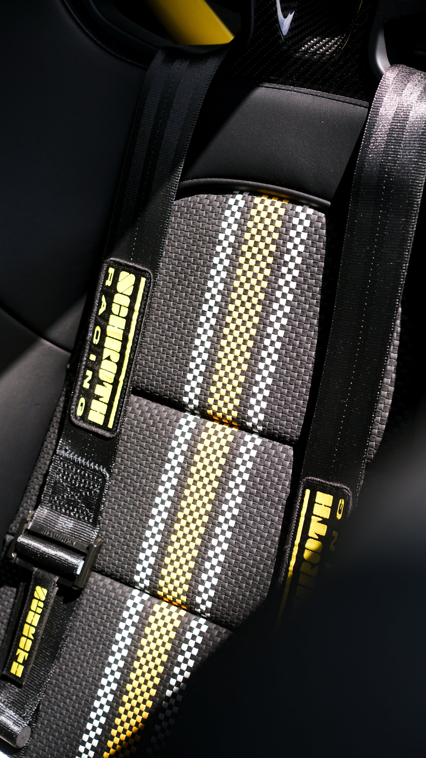 Gewebtes Alcantara® & Leder