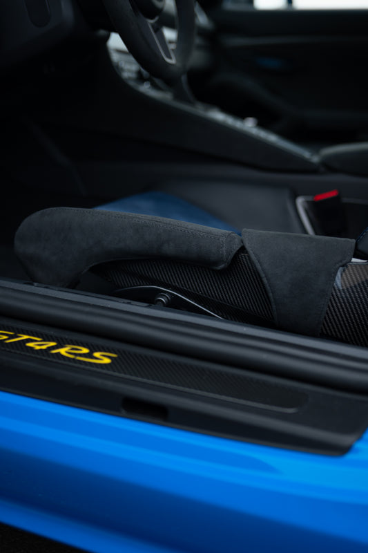 Alcantara® mit Ziernaht für Vollschalensitze