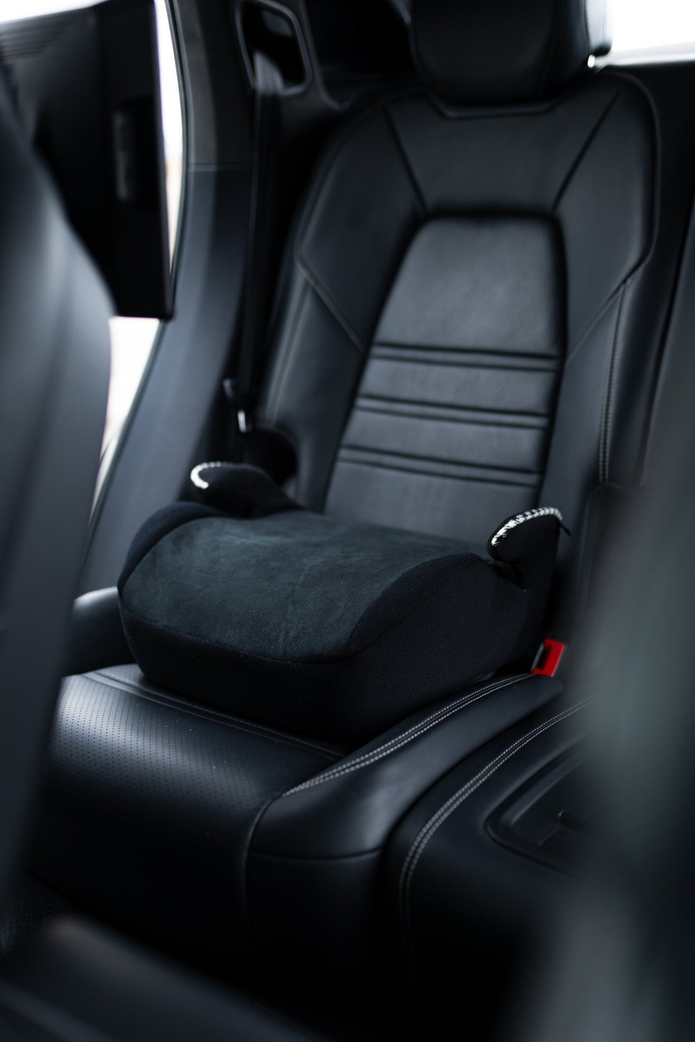 Alcantara® und Pepita Kindersitz für Porsche - Project Pepita