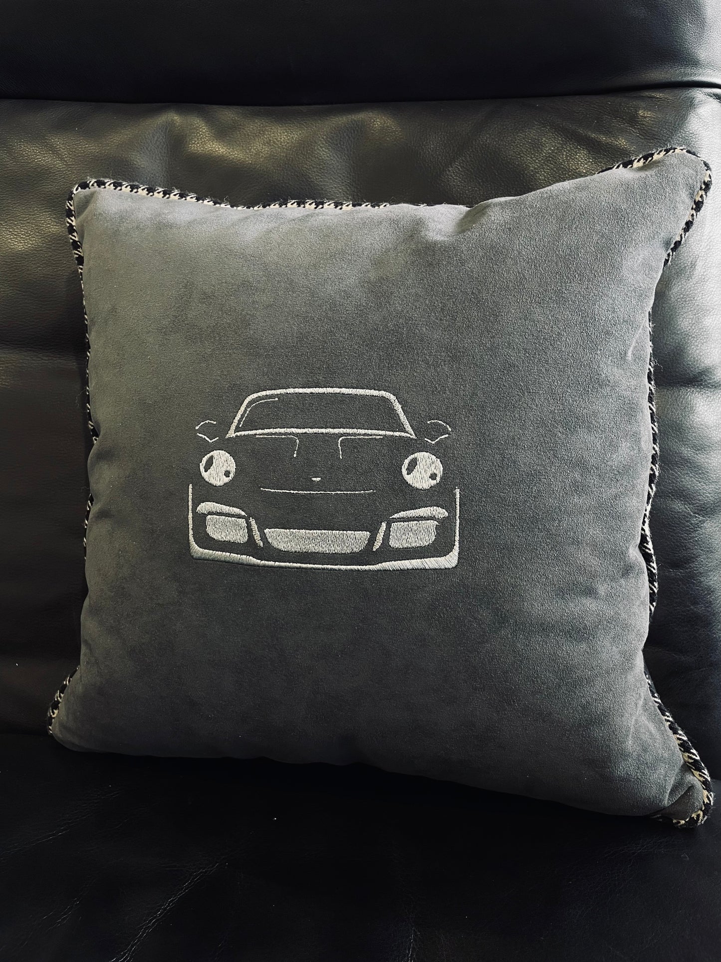 Kissen - Dein Auto. Dein Kissen.