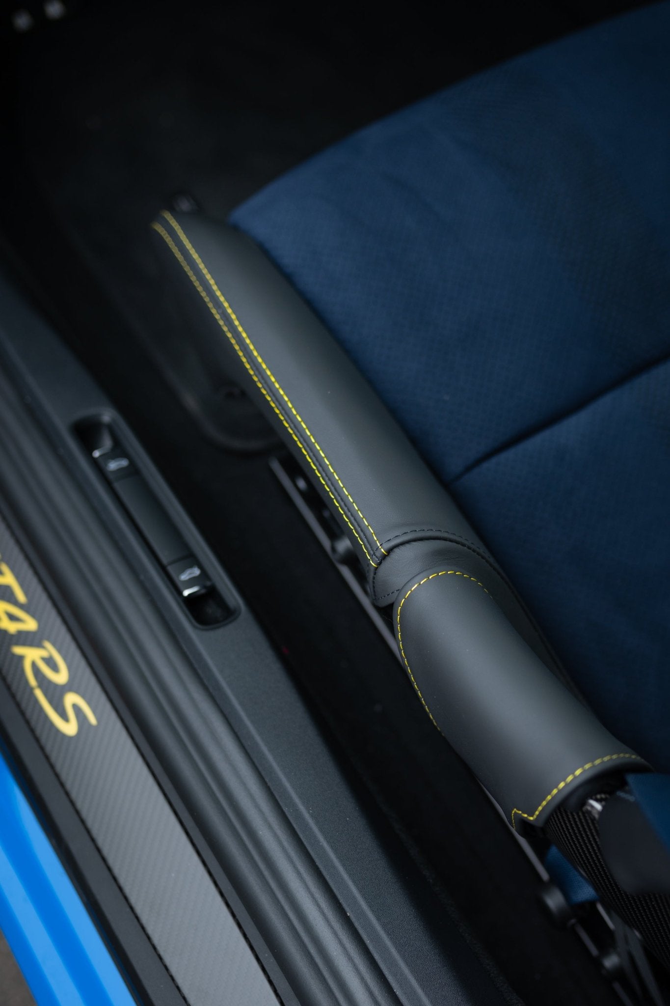 Lederschoner für Porsche Vollschalensitze mit Ziernaht - Project Pepita