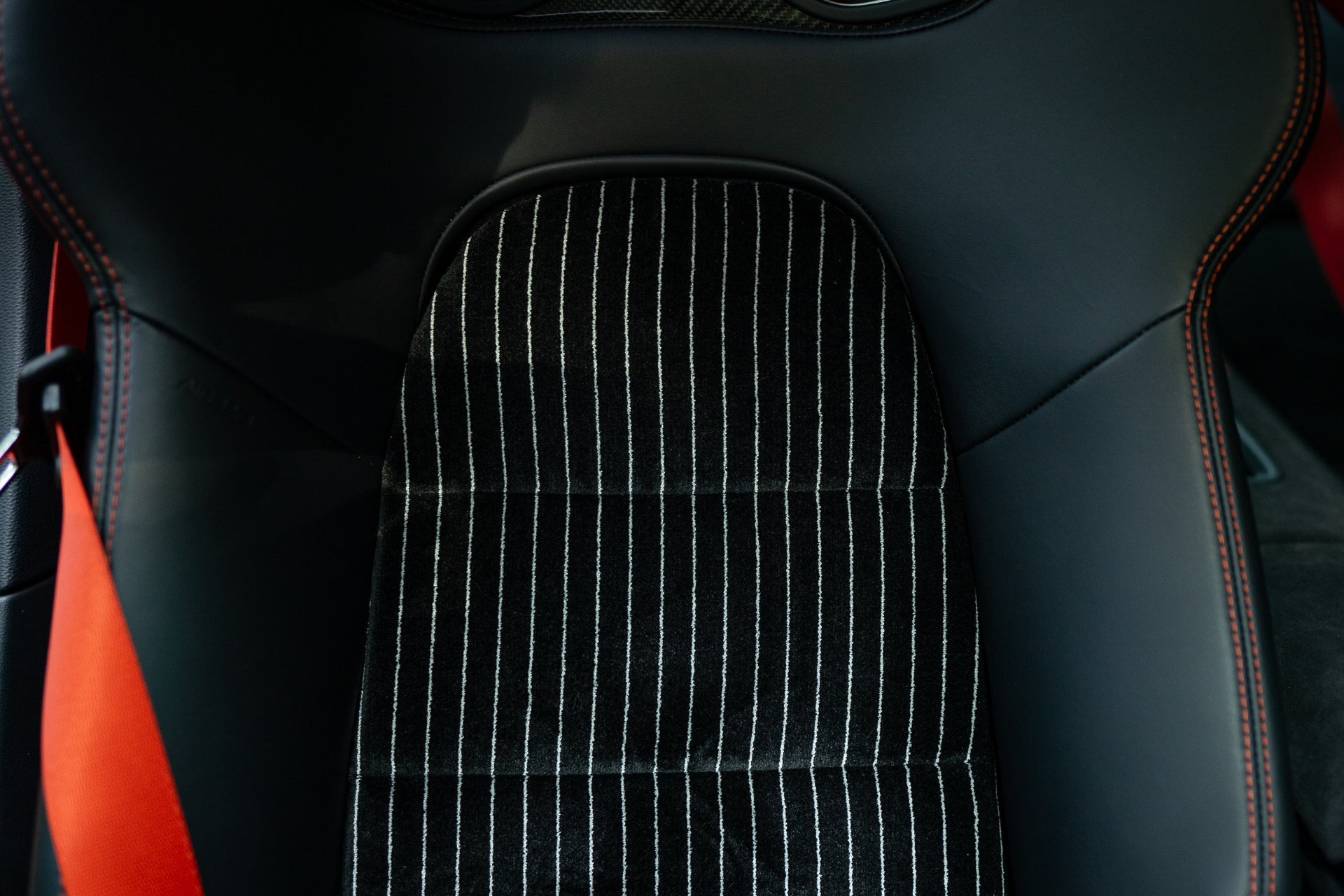 Nadelstreifen Inserts für Porsche Schalensitze – schwarz, weiß - Project Pepita