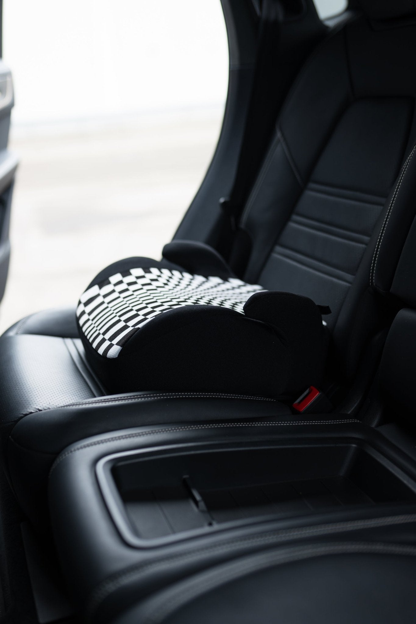 Pascha Kindersitz für Porsche – schwarz, weiß - Project Pepita