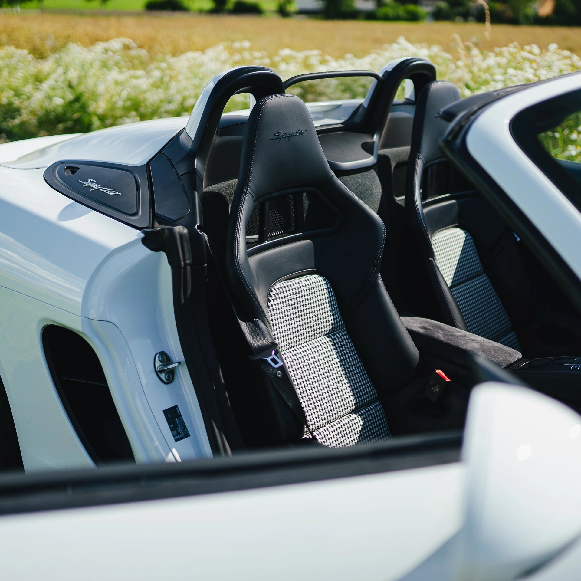 Pepita Inserts für Porsche Schalensitze – schwarz, weiß - Project Pepita