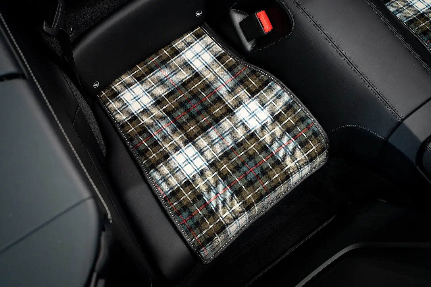schottenkaro-beige-ruecksitzmatte-standard-911