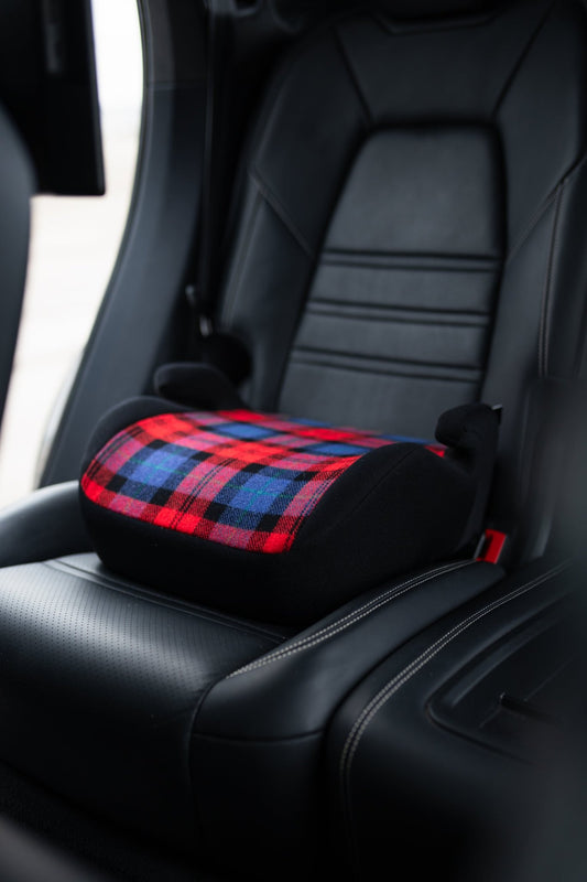 Schottenkaro Kindersitz für Porsche – rot - Project Pepita