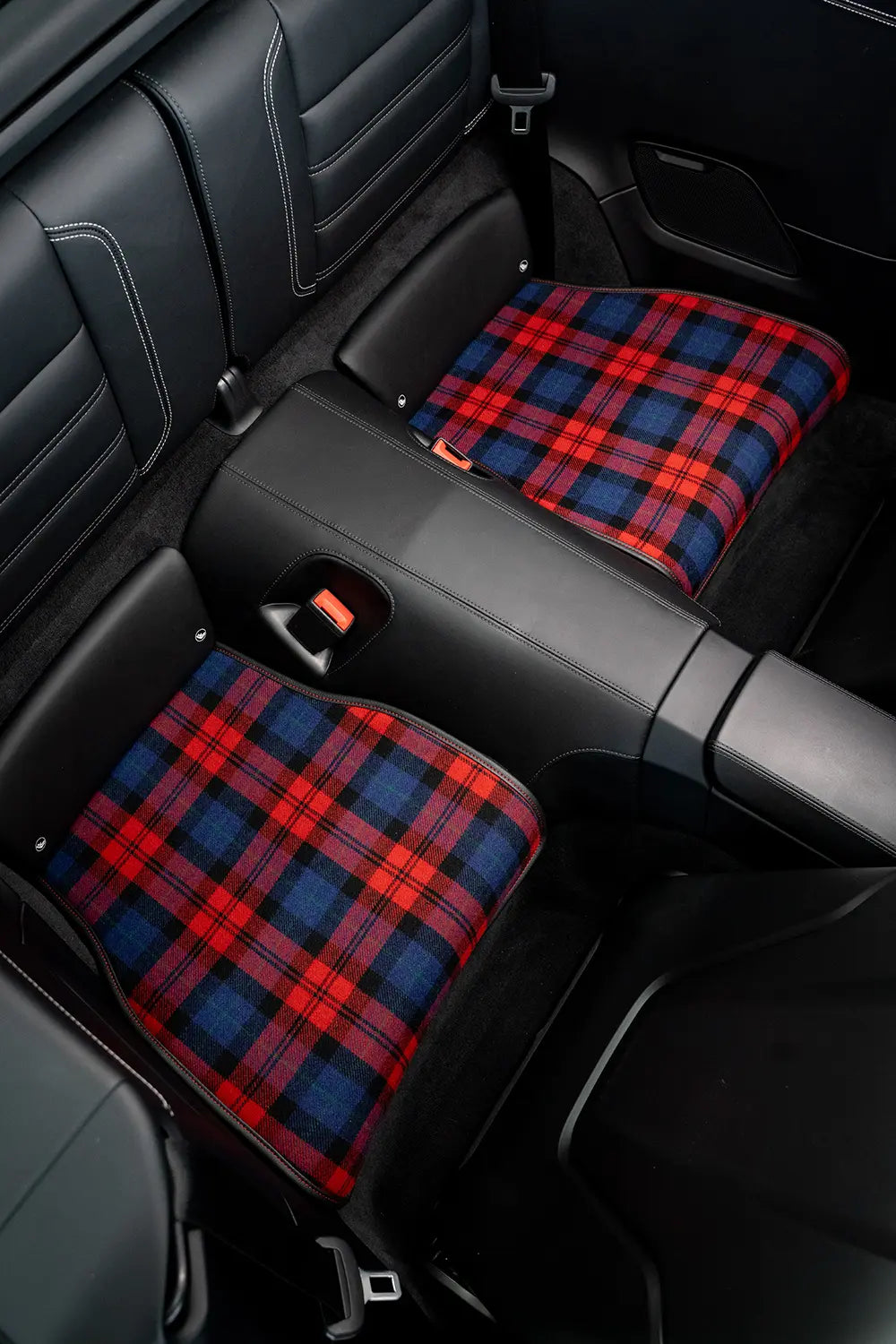 schottenkaro-rot-ruecksitzmatte-breit-911-1