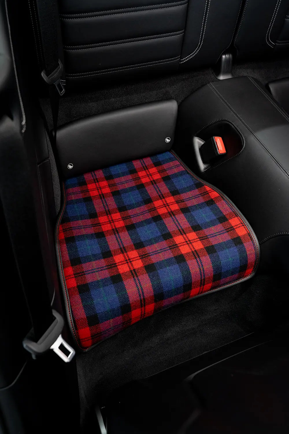 schottenkaro-rot-ruecksitzmatte-breit-911-1