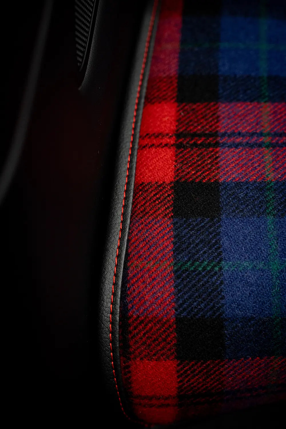 schottenkaro-rot-ruecksitzmatte-breit-911-1