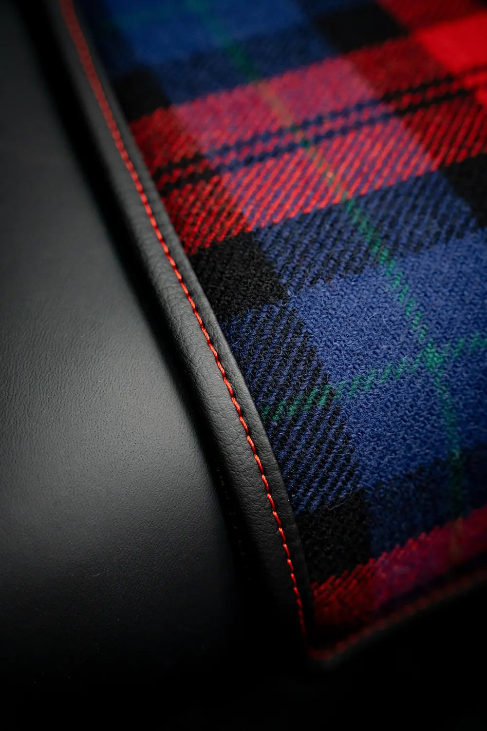 schottenkaro-rot-ruecksitzmatte-standard-911-detail